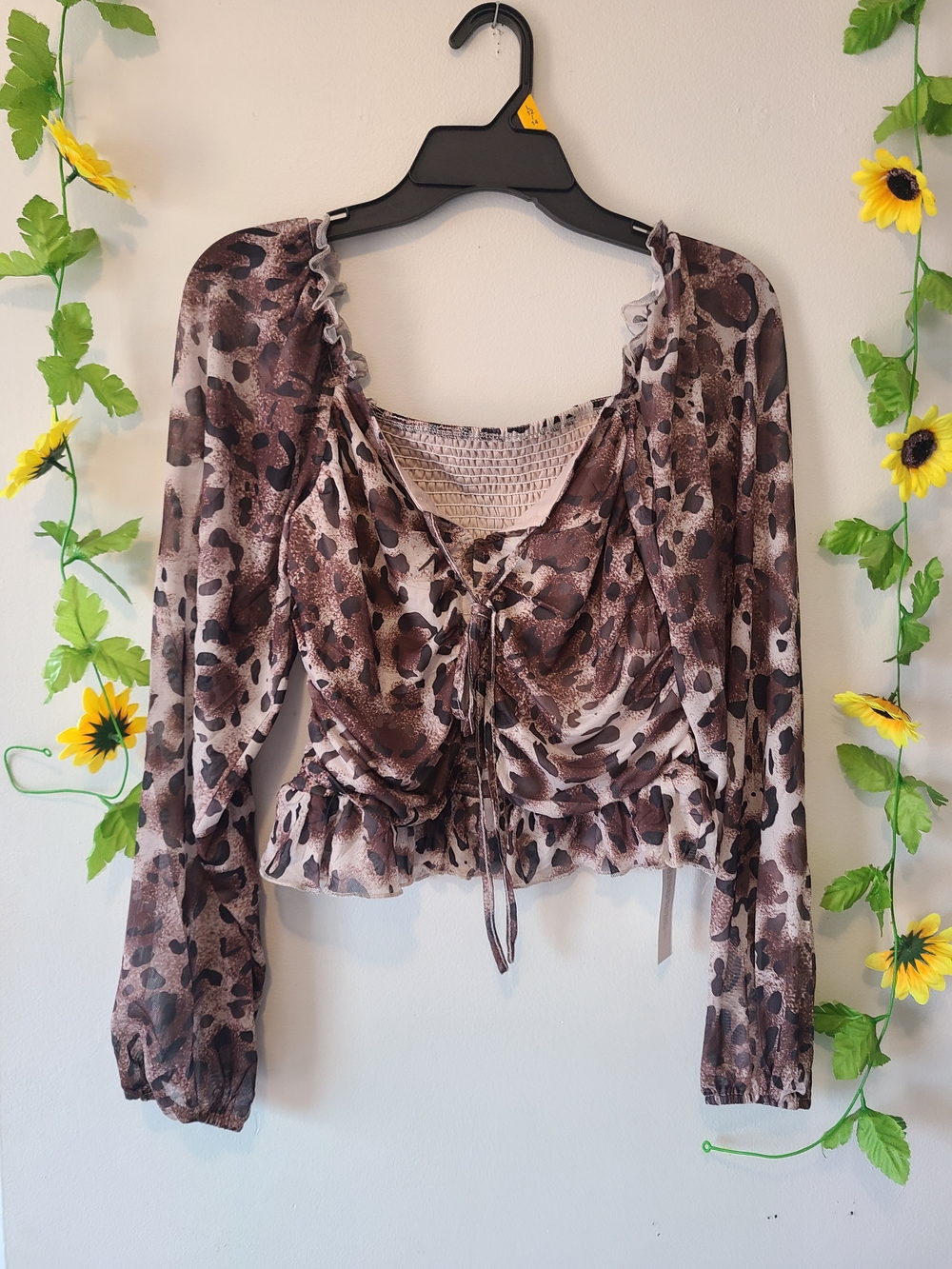 Nwt Lyaner Medium Leopard Cold Shoulder Top